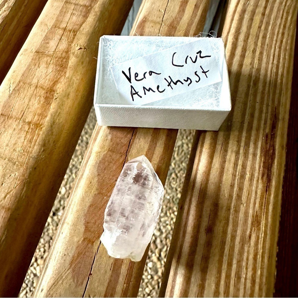 Vera Cruz Amethyst Rock Stone Crystal Energy Calm Soothe‎ Spiritual Sleep Aide